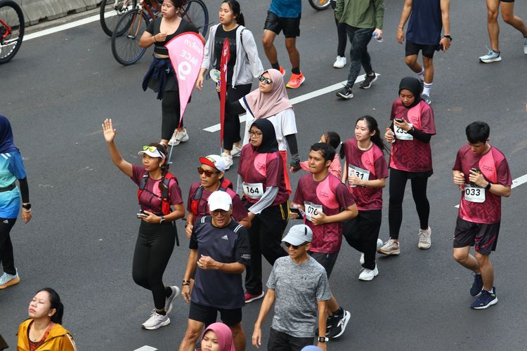 Race photo from Assurance Fun Run 2024