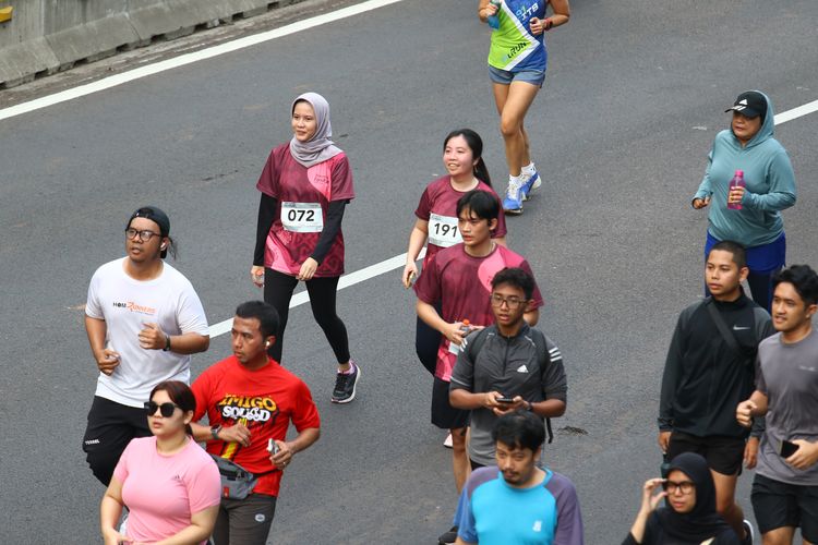 Race photo from Assurance Fun Run 2024