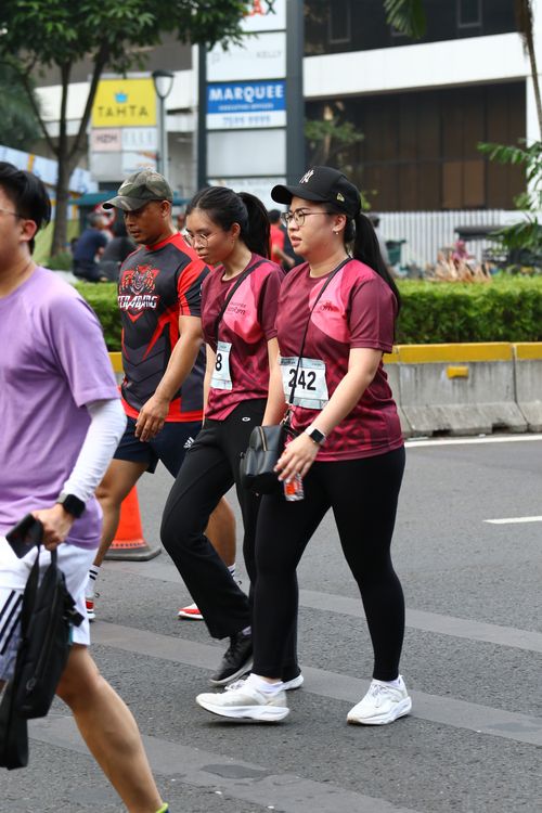 Race photo from Assurance Fun Run 2024