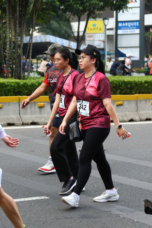 Race photo from Assurance Fun Run 2024