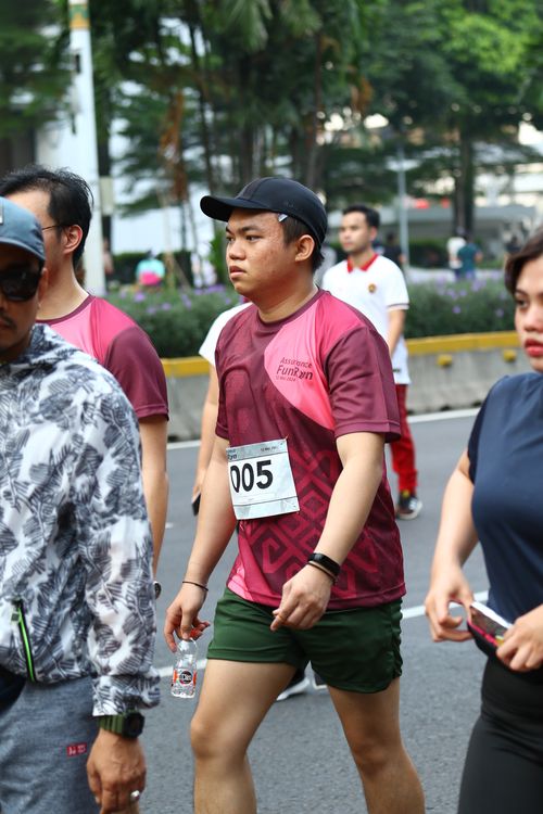 Race photo from Assurance Fun Run 2024