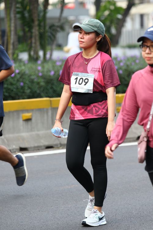 Race photo from Assurance Fun Run 2024