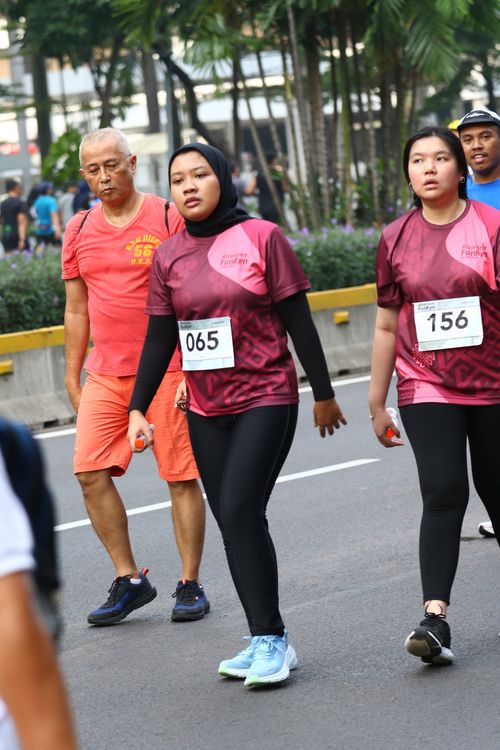 Race photo from Assurance Fun Run 2024
