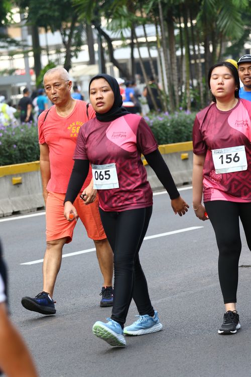 Race photo from Assurance Fun Run 2024