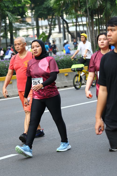 Race photo from Assurance Fun Run 2024