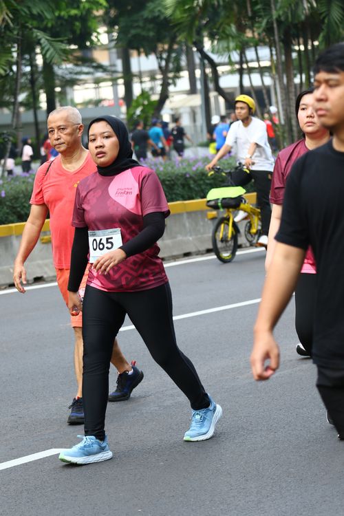Race photo from Assurance Fun Run 2024