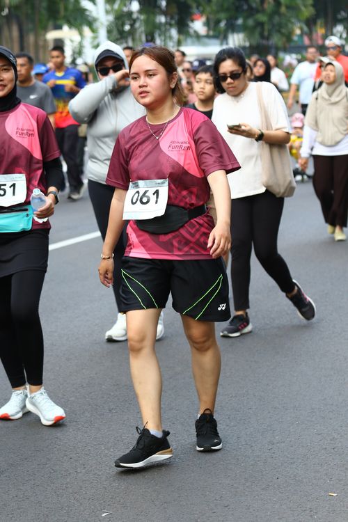 Race photo from Assurance Fun Run 2024