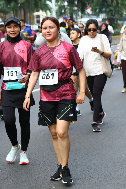 Race photo from Assurance Fun Run 2024