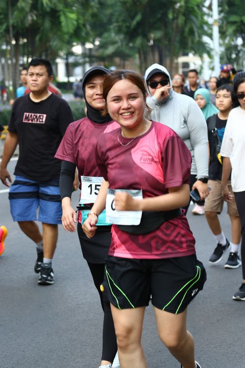 Race photo from Assurance Fun Run 2024