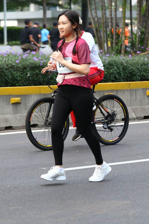 Race photo from Assurance Fun Run 2024