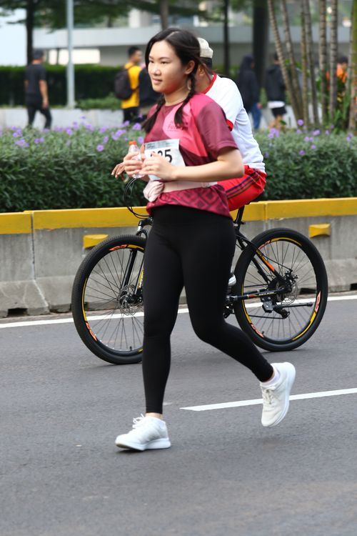 Race photo from Assurance Fun Run 2024