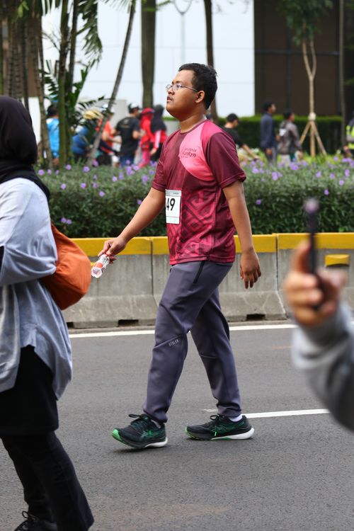 Race photo from Assurance Fun Run 2024