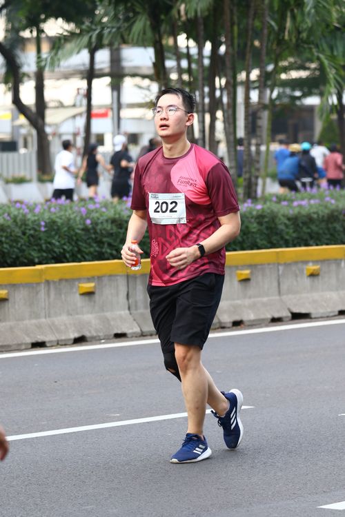 Race photo from Assurance Fun Run 2024