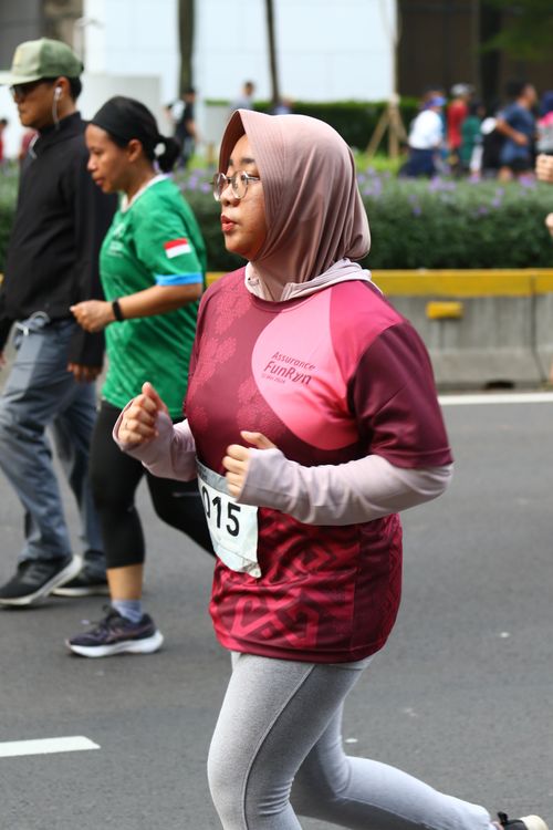 Race photo from Assurance Fun Run 2024