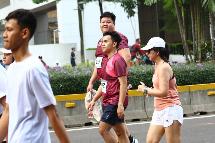 Race photo from Assurance Fun Run 2024