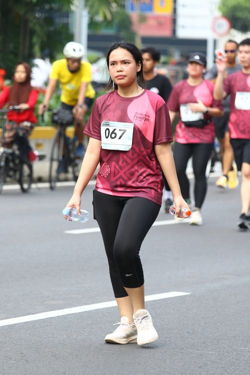 Race photo from Assurance Fun Run 2024