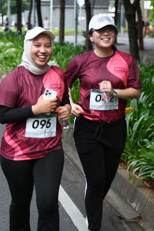 Race photo from Assurance Fun Run 2024