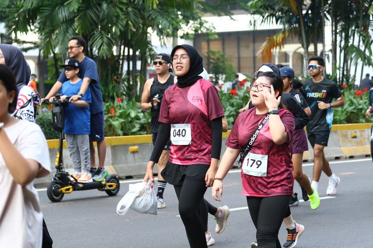 Race photo from Assurance Fun Run 2024