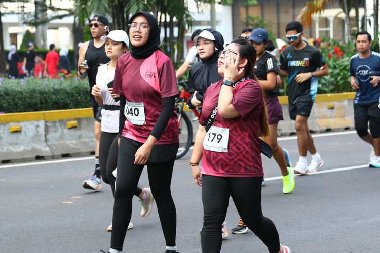 Race photo from Assurance Fun Run 2024