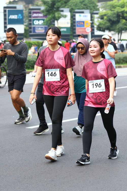 Race photo from Assurance Fun Run 2024