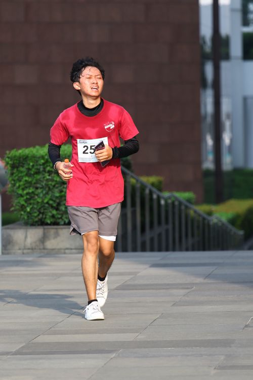 Race photo from Assurance Fun Run 2024