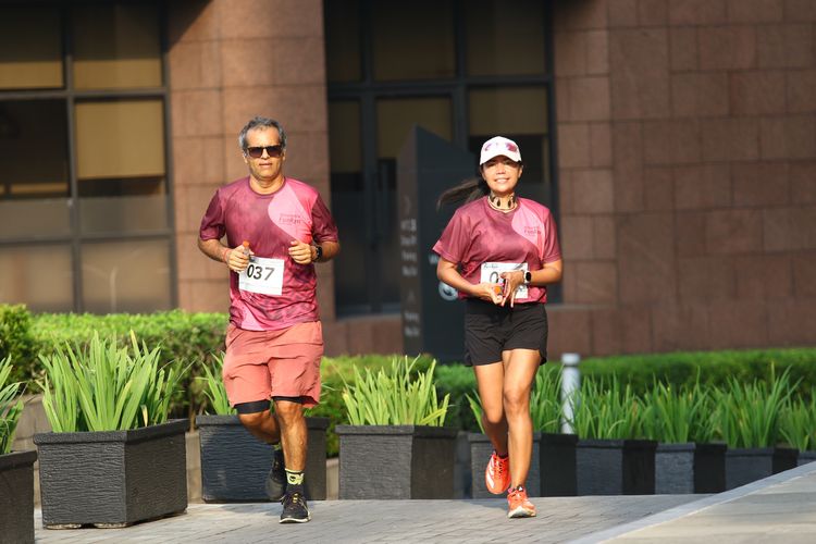 Race photo from Assurance Fun Run 2024