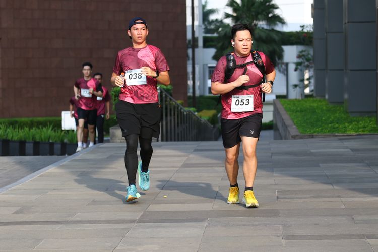 Race photo from Assurance Fun Run 2024