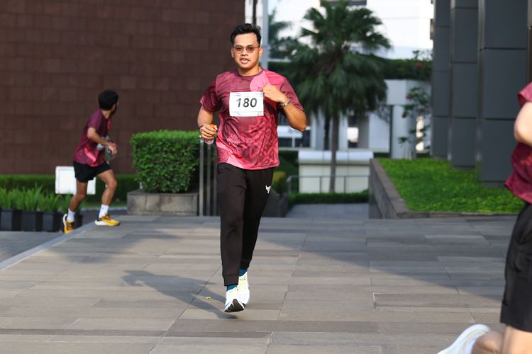 Race photo from Assurance Fun Run 2024