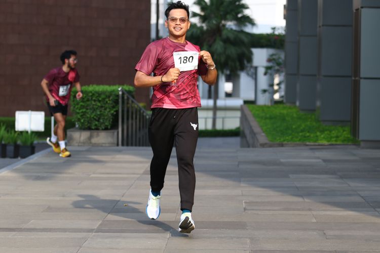 Race photo from Assurance Fun Run 2024