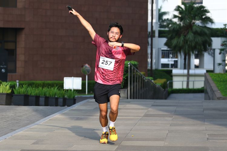 Race photo from Assurance Fun Run 2024