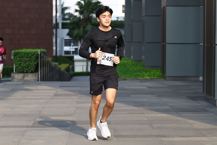 Race photo from Assurance Fun Run 2024