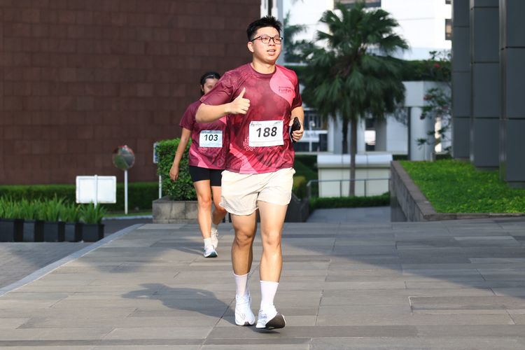 Race photo from Assurance Fun Run 2024