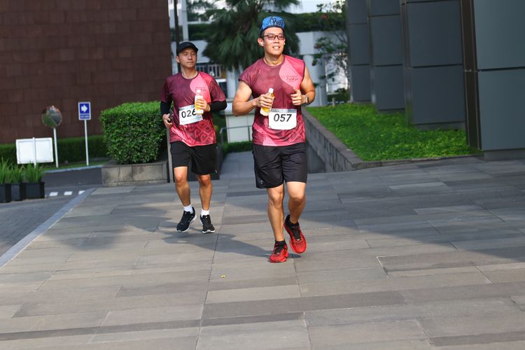Race photo from Assurance Fun Run 2024