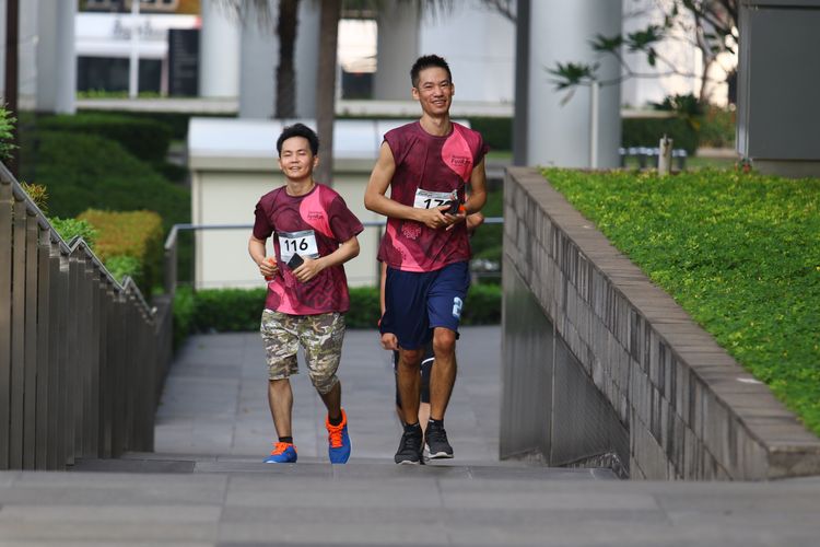 Race photo from Assurance Fun Run 2024