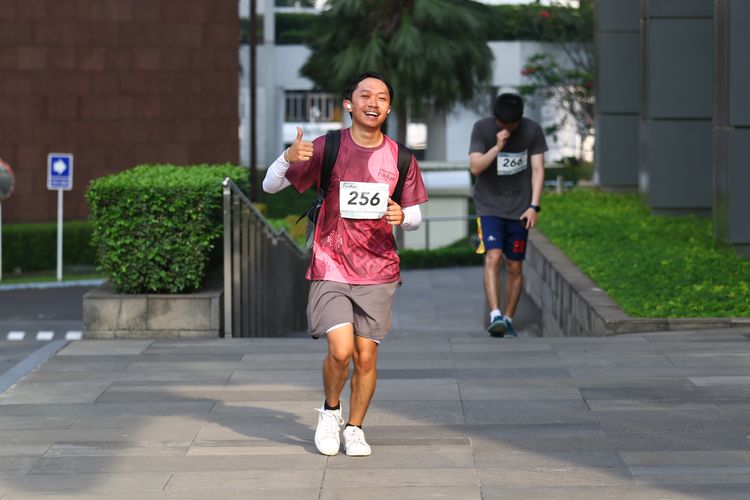 Race photo from Assurance Fun Run 2024