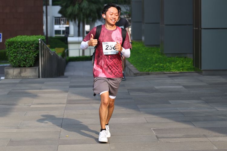 Race photo from Assurance Fun Run 2024