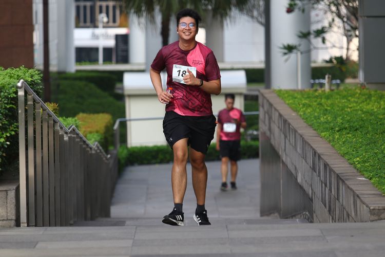 Race photo from Assurance Fun Run 2024
