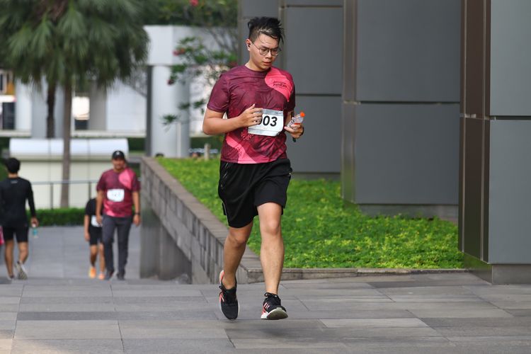 Race photo from Assurance Fun Run 2024