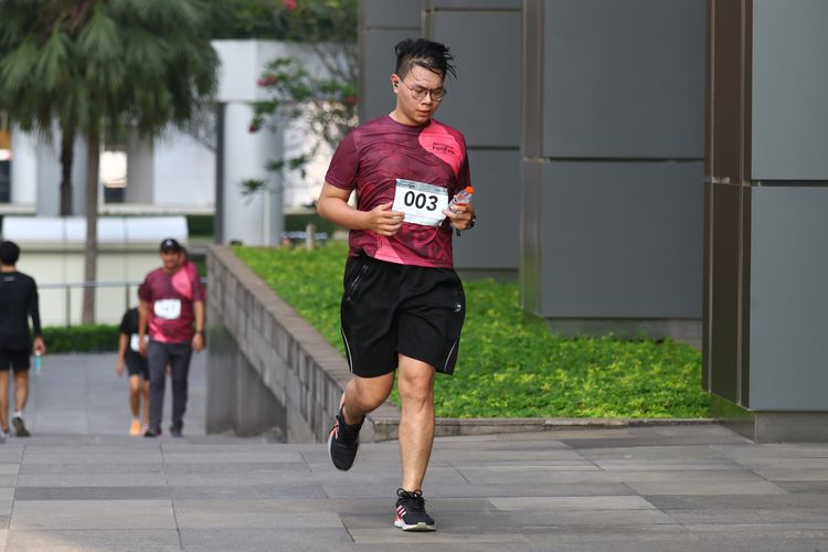 Race photo from Assurance Fun Run 2024