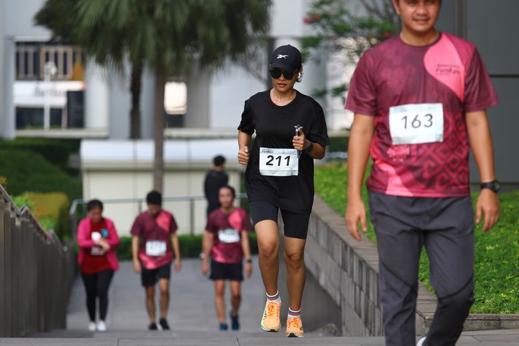 Race photo from Assurance Fun Run 2024