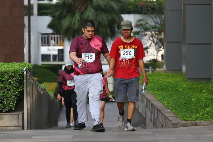 Race photo from Assurance Fun Run 2024