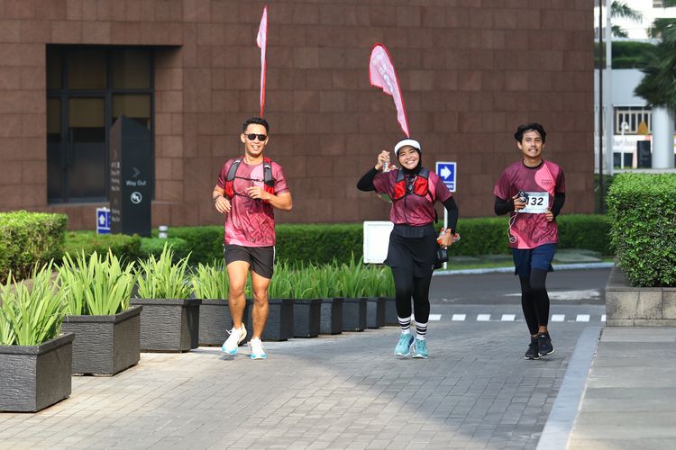 Race photo from Assurance Fun Run 2024