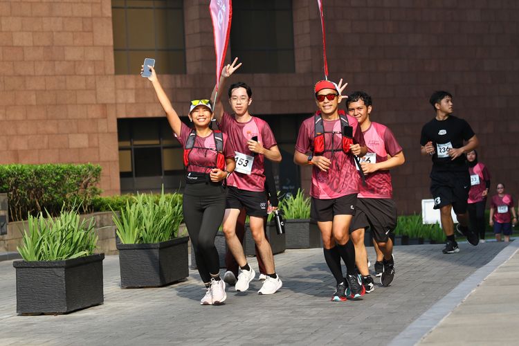 Race photo from Assurance Fun Run 2024