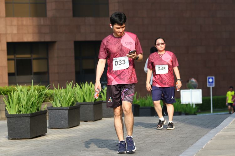 Race photo from Assurance Fun Run 2024