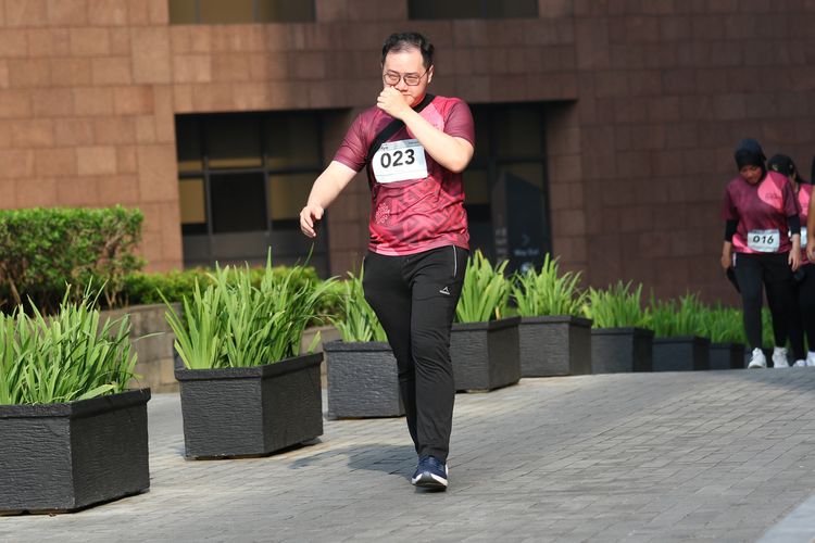 Race photo from Assurance Fun Run 2024