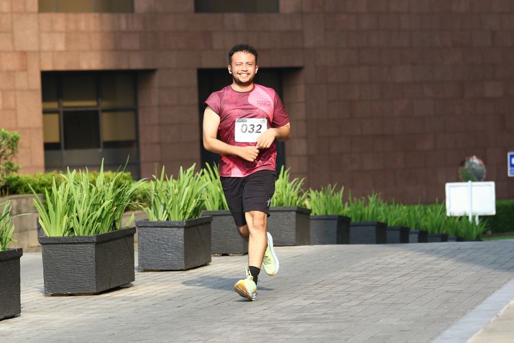 Race photo from Assurance Fun Run 2024