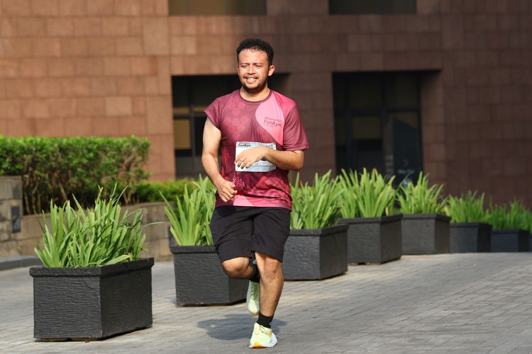 Race photo from Assurance Fun Run 2024