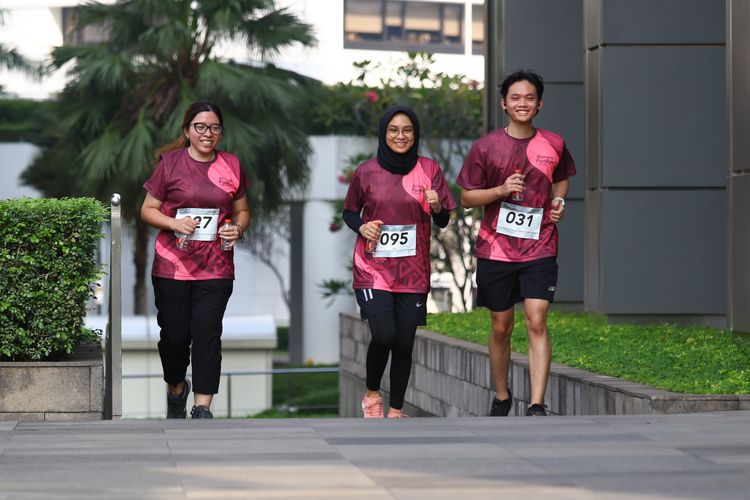 Race photo from Assurance Fun Run 2024