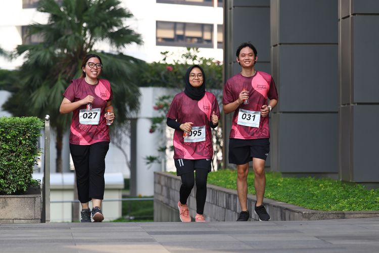 Race photo from Assurance Fun Run 2024
