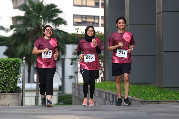 Race photo from Assurance Fun Run 2024